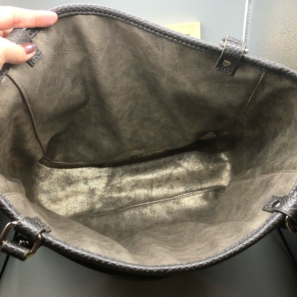 Townsfair Reversible Tote by Thirty One - Picture 4 of 5